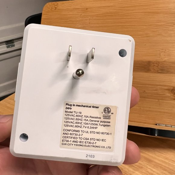 Lot of 2 Mechanical 24 Hour Indoor Plug-In Timer, PowerCube Remote 4 Outlets‎ - Picture 8 of 10